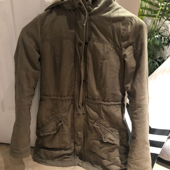 HOLLISTER ARMY GREEN SHERPA LINED PARKA - Picture 2 of 4